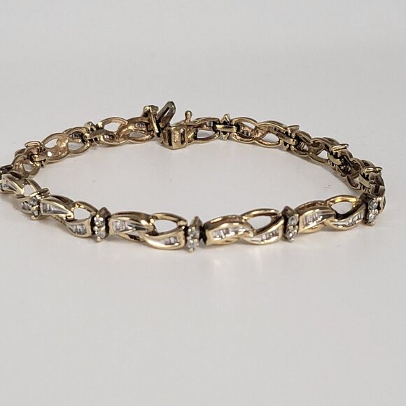 Beautiful 10K yellow gold oval link Diamonds Bracelet 7" - Picture 5 of 12
